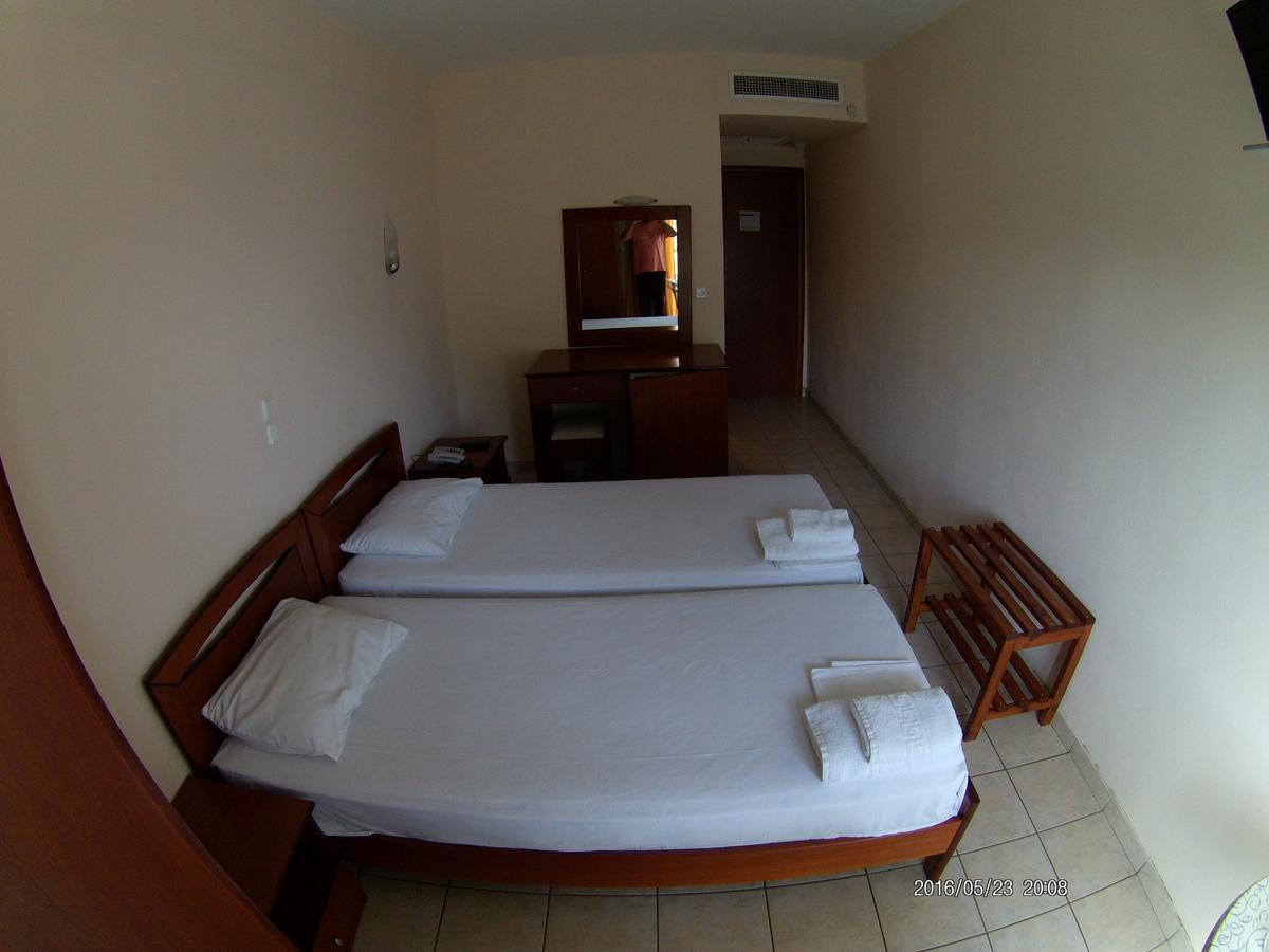 Hotel Akrogiali Korinos Bagian luar foto